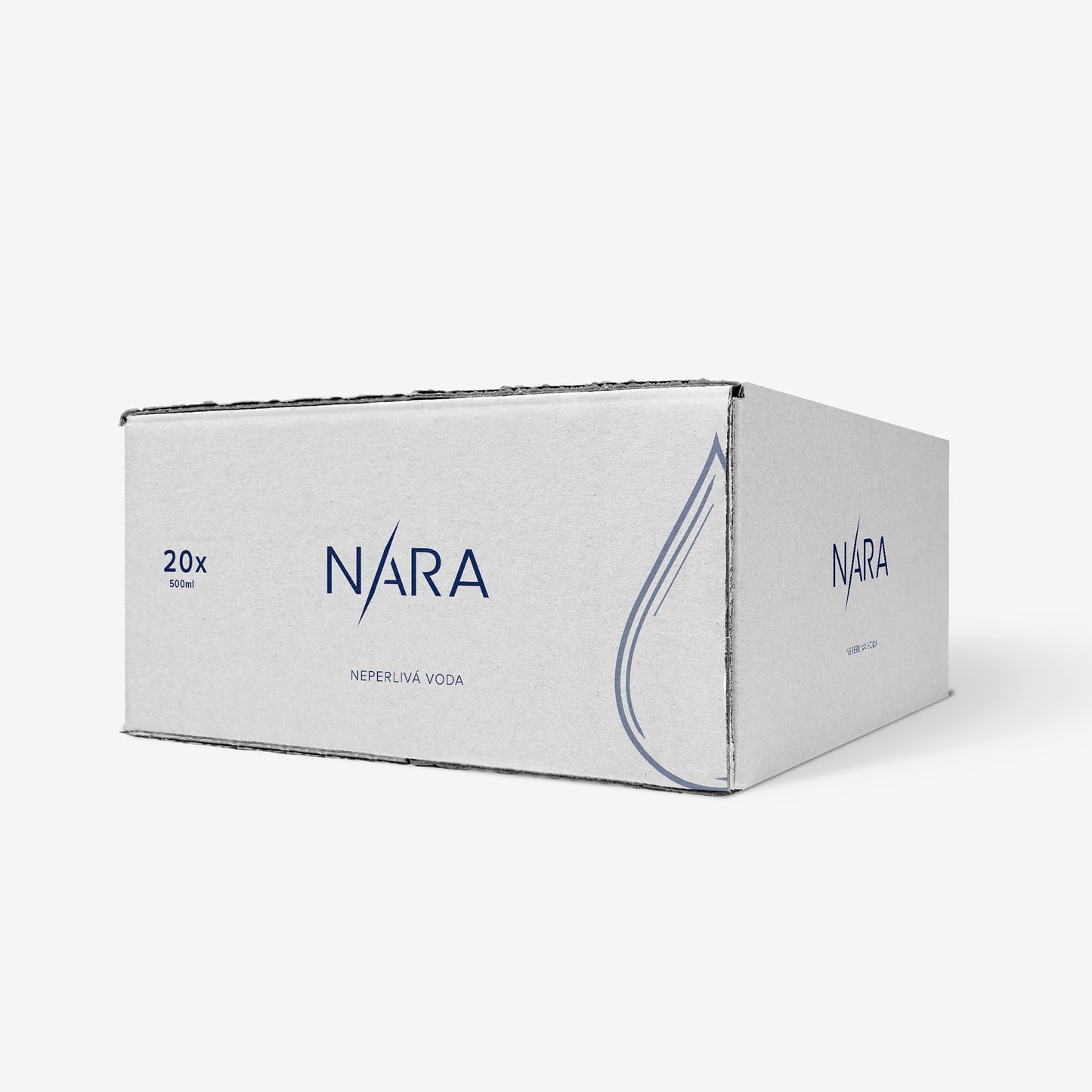 Krabice obsahující 20 plechovek neperlivé vody Nara s elegantním designem