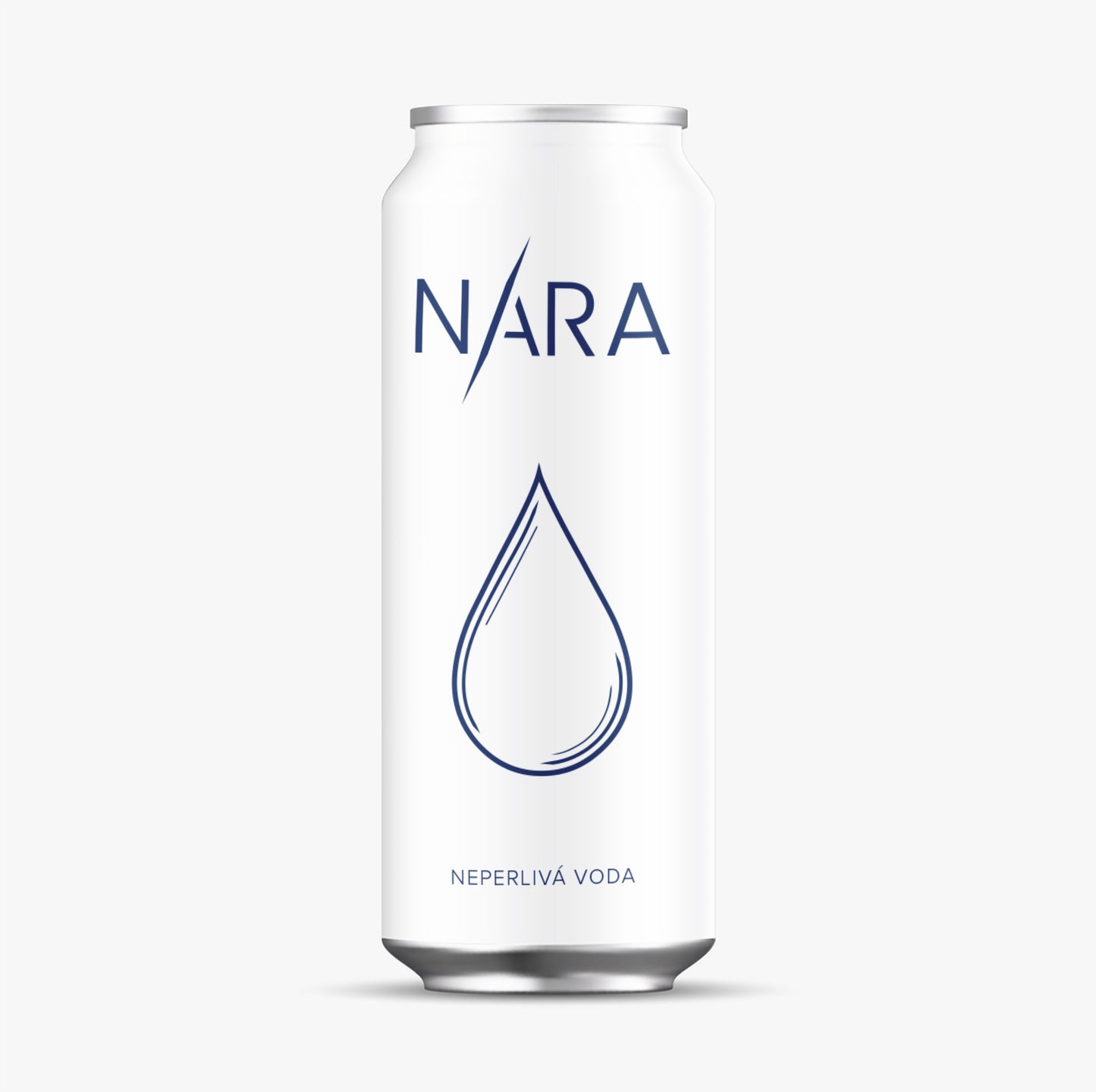 Elegantní 500ml plechovka neperlivé vody Nara s minimalistickým designem.